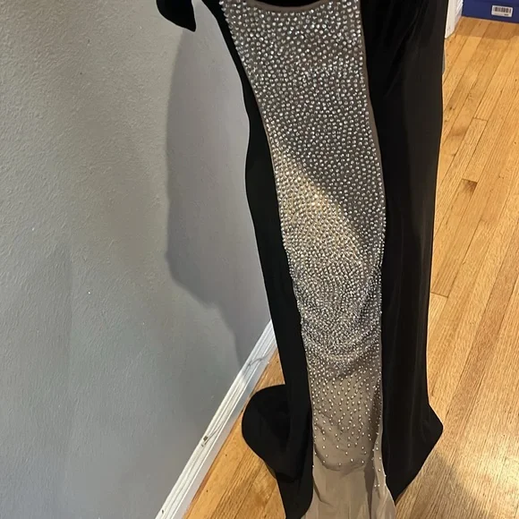 Xscape Evenings Faraj Side Beaded Cold Shoulder GownNWT